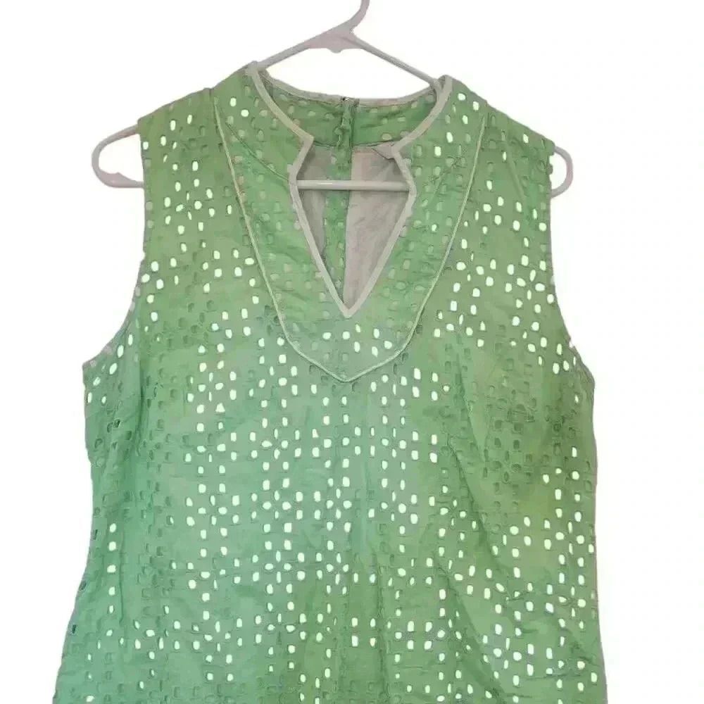 Crown & Ivy Women's Green Cotton Eyelet Sleeveless Shift Dress - Picture 2 of 8